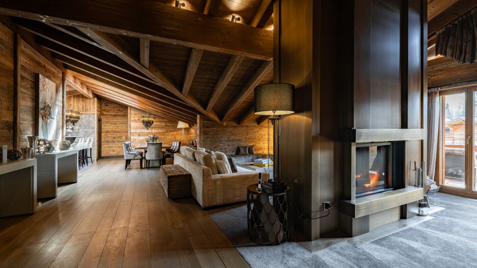 Luxury-Ski-Chalet-Gstaad-Ultima-Gstaad-Royal-Residence-Oxford-Ski-Fireplace.jpg