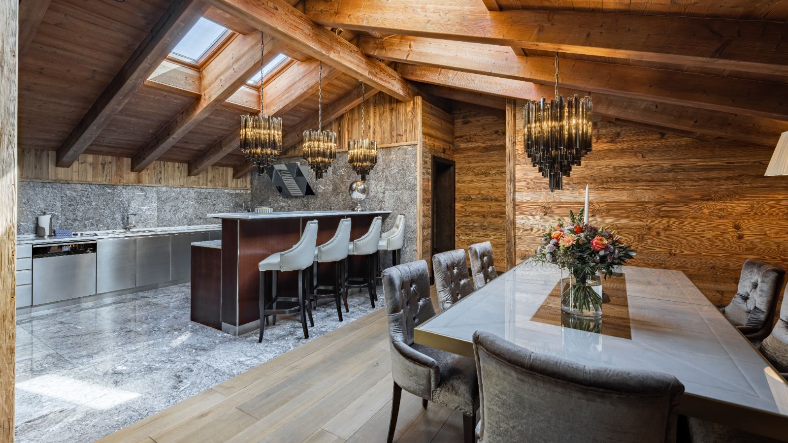 Luxury-Ski-Chalet-Gstaad-Ultima-Gstaad-Royal-Residence-Oxford-Ski-Dining.jpg