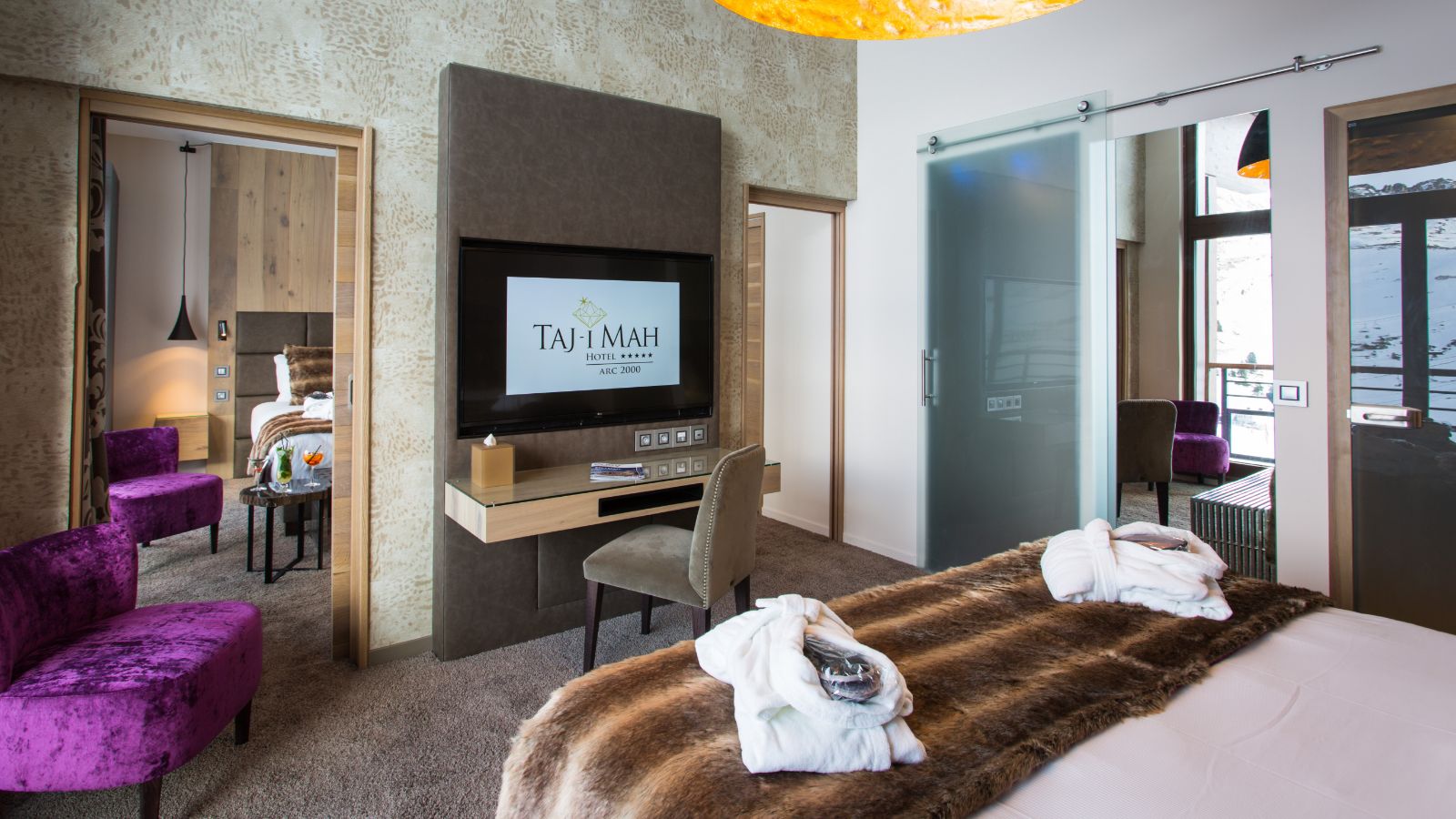 Luxury-ski-hotel-les-arcs-taj-i-mah-oxford-ski-suite.jpg