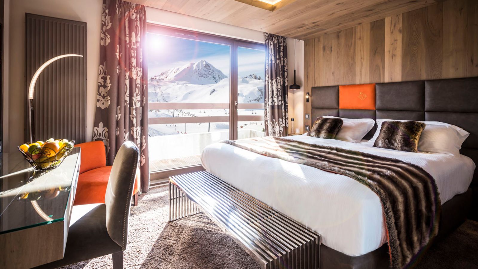 Luxury-ski-hotel-les-arcs-taj-i-mah-double-room-oxford-ski-2.jpg