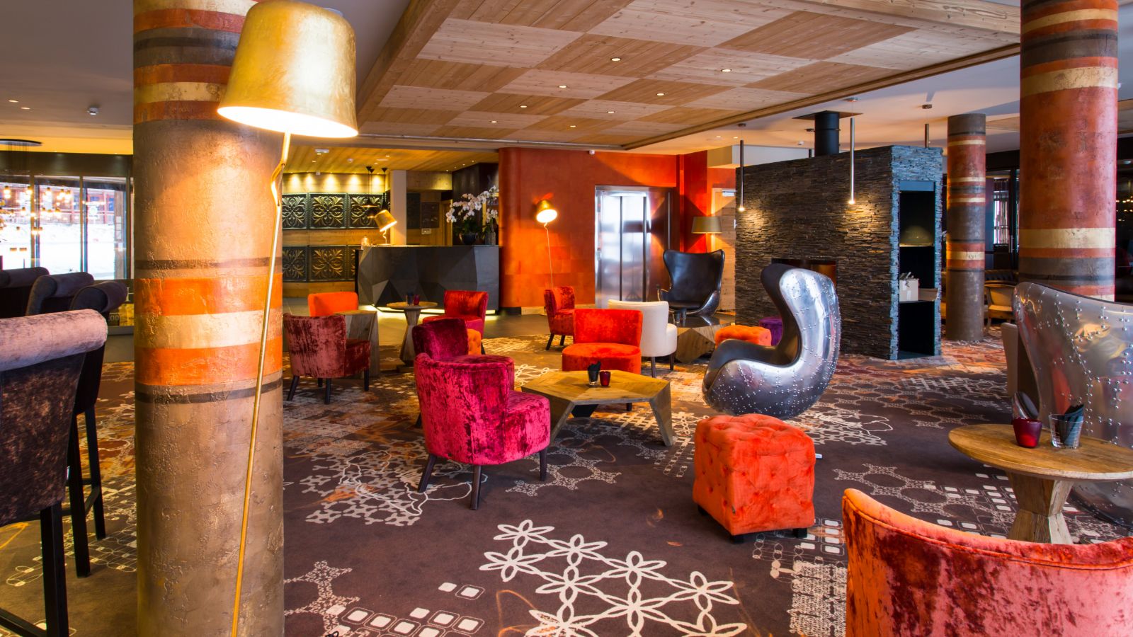 Luxury-ski-hotel-les-arcs-taj-i-mah-lobby-area-oxford-ski.jpg