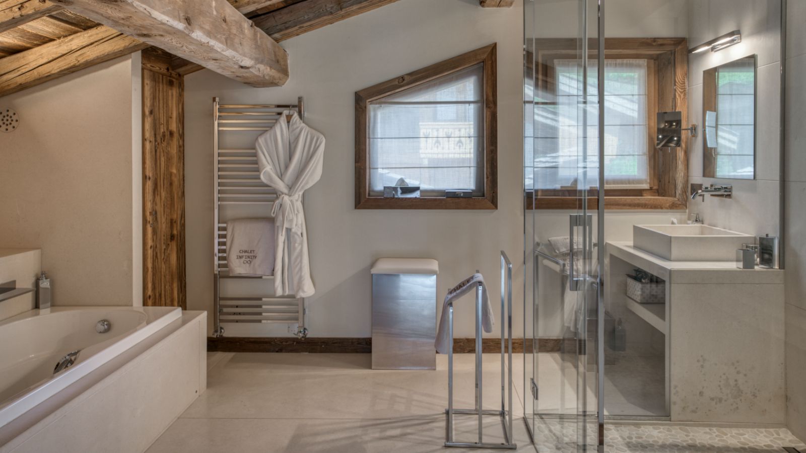 luxury-ski-chalet-Megeve-Chalet-Infinity-oxford-ski-bathroom 4.jpg
