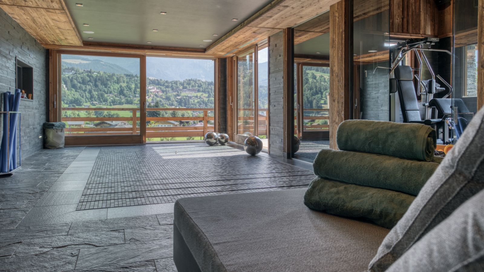 luxury-ski-chalet-Megeve-Chalet-Infinity-oxford-ski-gym 3.jpg