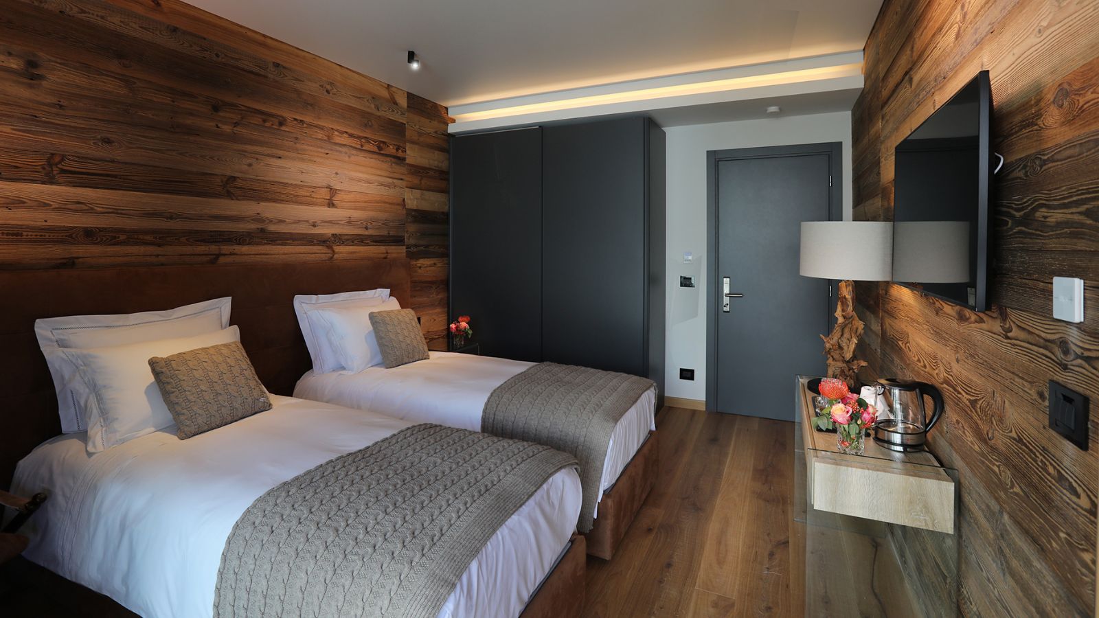 luxury-ski-chalet-cervinia-chalet-blanc-oxford (24).jpg