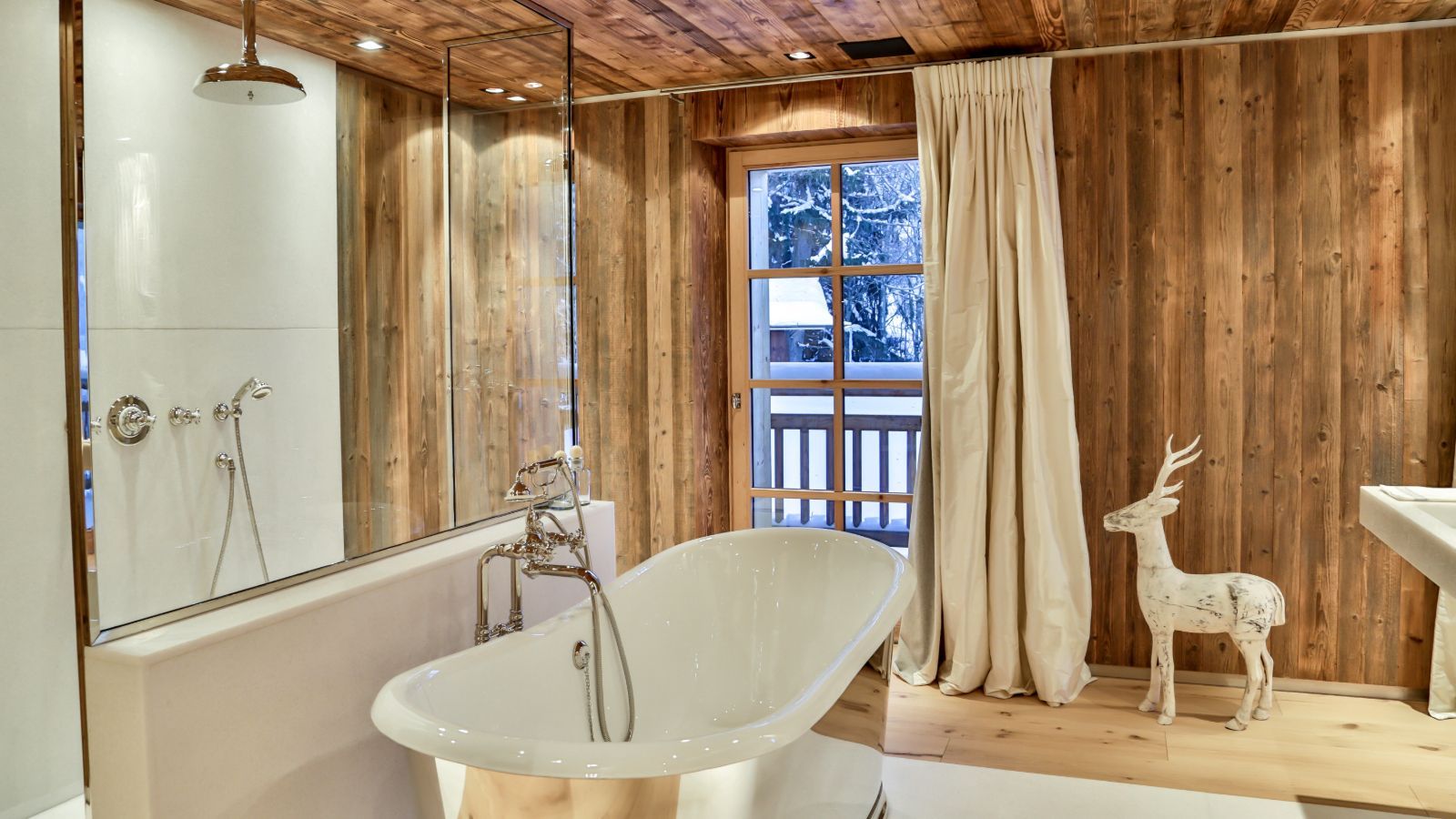 Luxury-ski-chalet-Megeve-Chalet-Les-Fermes-a-la-Leonthine-Oxford-Ski-Bathroom2.jpg