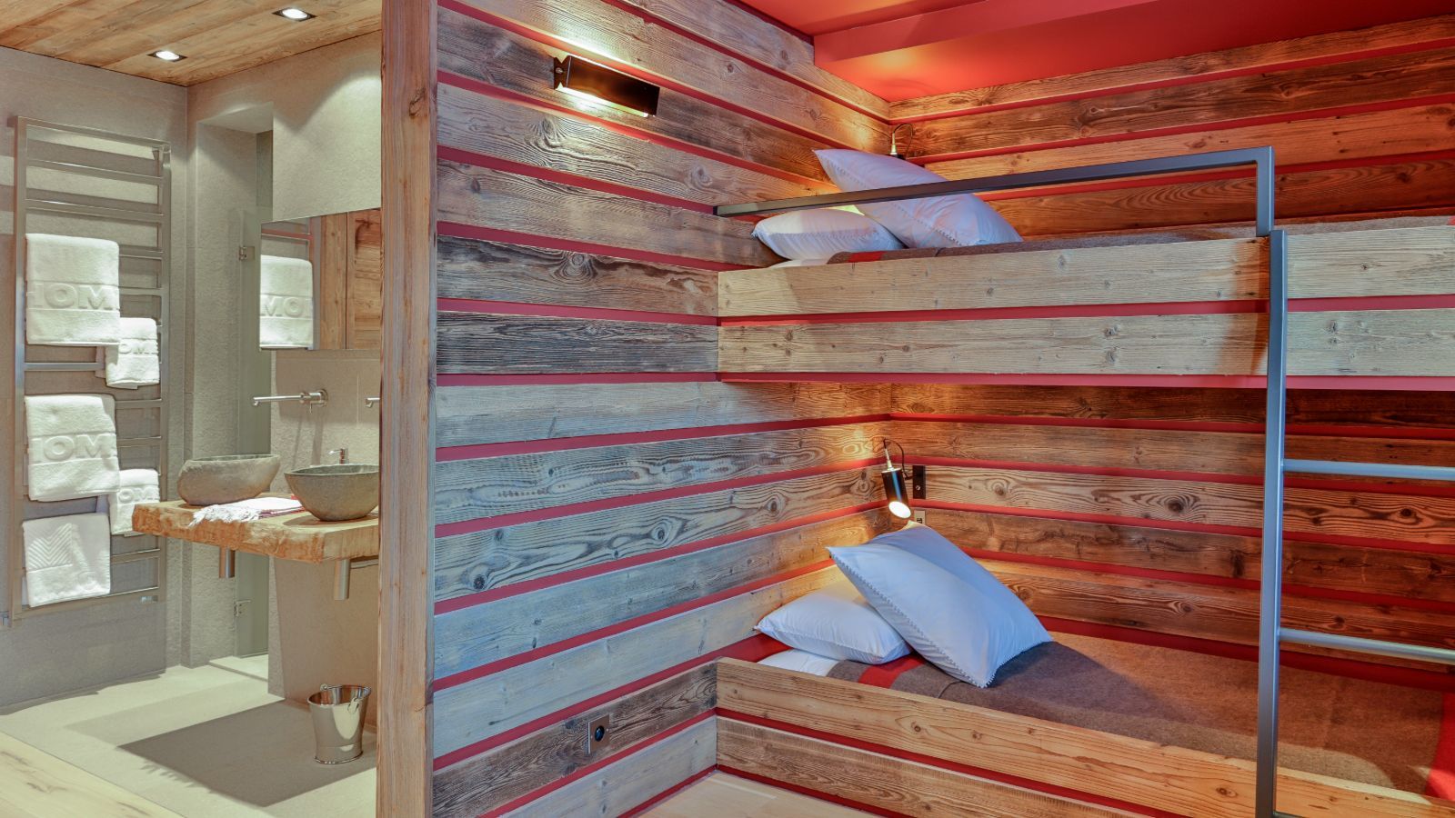 Luxury-ski-chalet-Megeve-Chalet-Les-Fermes-a-la-Leonthine-Oxford-Ski-Bunkroom.jpg