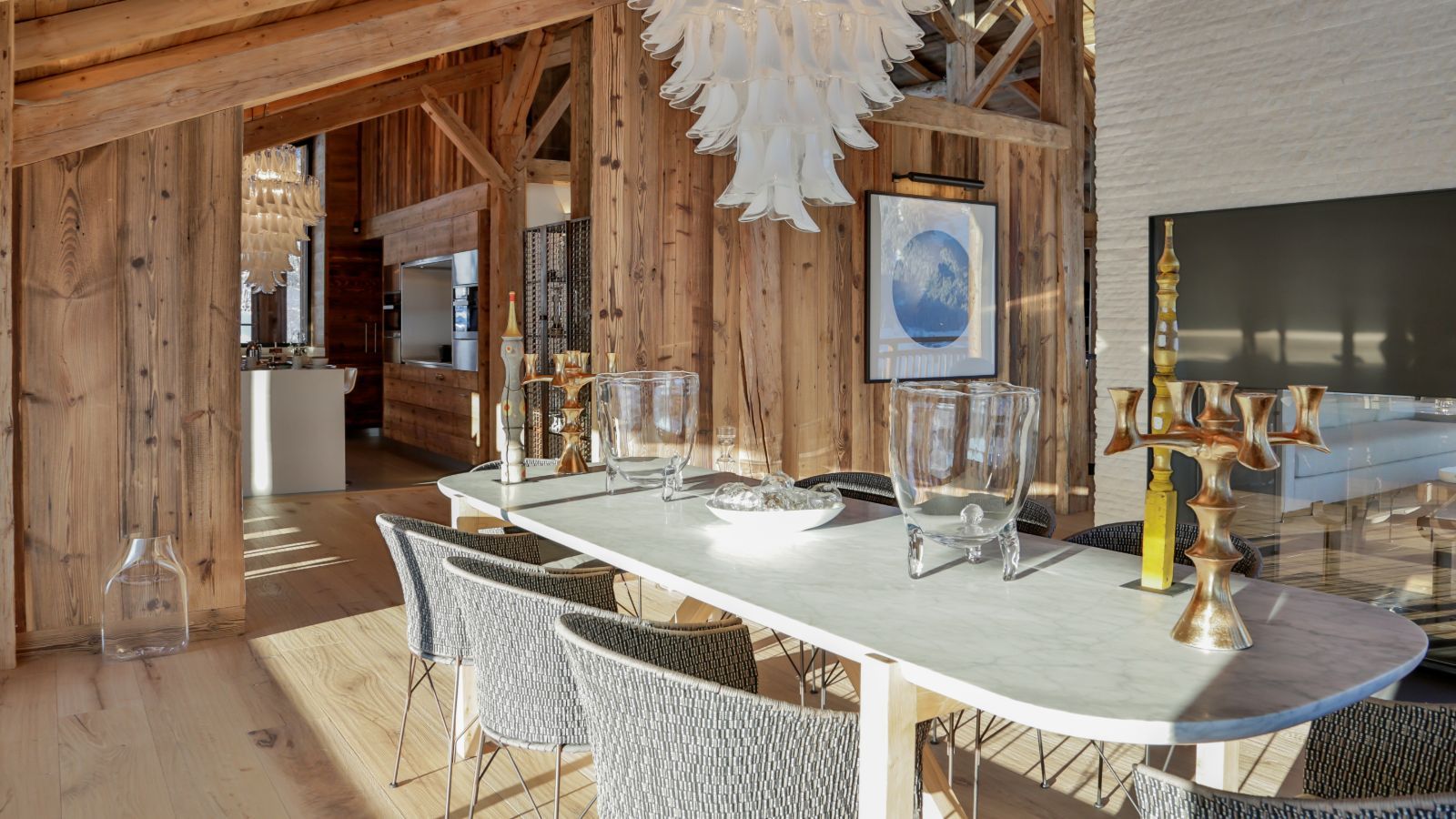 Luxury-ski-chalet-Megeve-Chalet-Les-Fermes-a-la-Leonthine-Oxford-Ski-Dining2.jpg