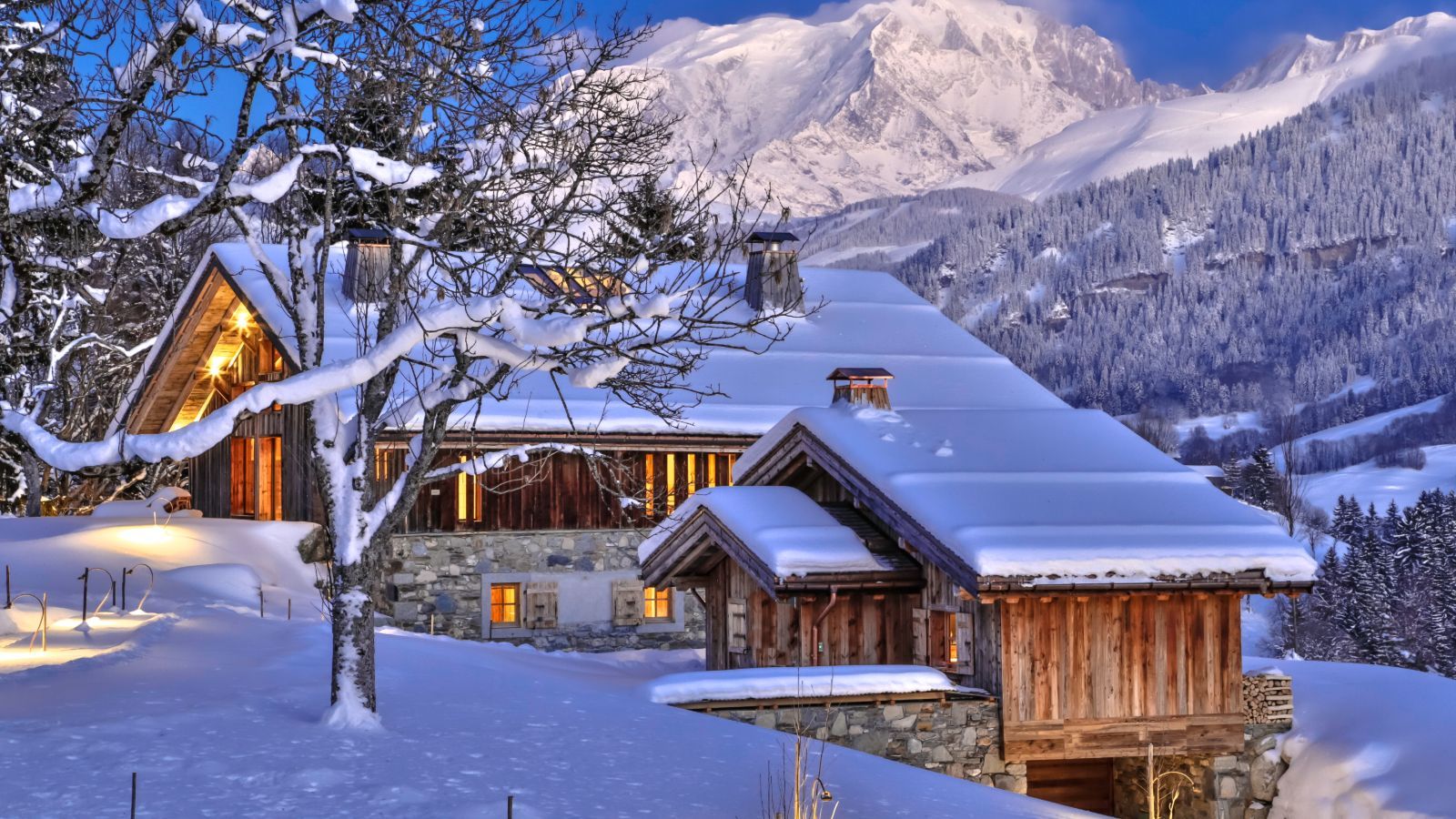Luxury-ski-chalet-Megeve-Chalet-Les-Fermes-a-la-Leonthine-Oxford-Ski-Exterior2.jpg