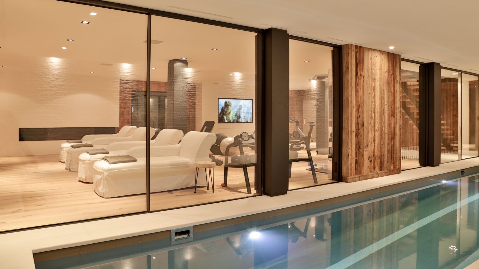 Luxury-ski-chalet-Megeve-Chalet-Les-Fermes-a-la-Leonthine-Oxford-Ski-Swimming-Pool.jpg