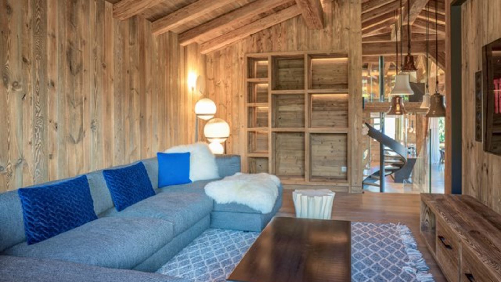 Luxury-Ski-Chalet-Megeve-Chalet Marius-Oxford-Ski-Bedroom (21).jpg