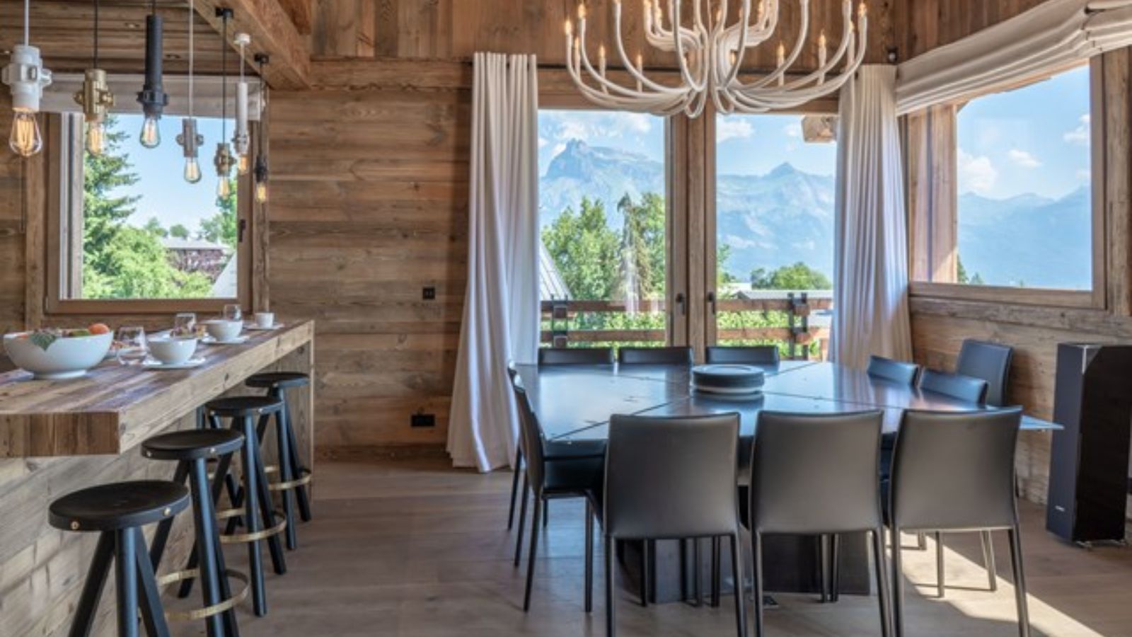 Luxury-Ski-Chalet-Megeve-Chalet Marius-Oxford-Ski-Dining.jpg