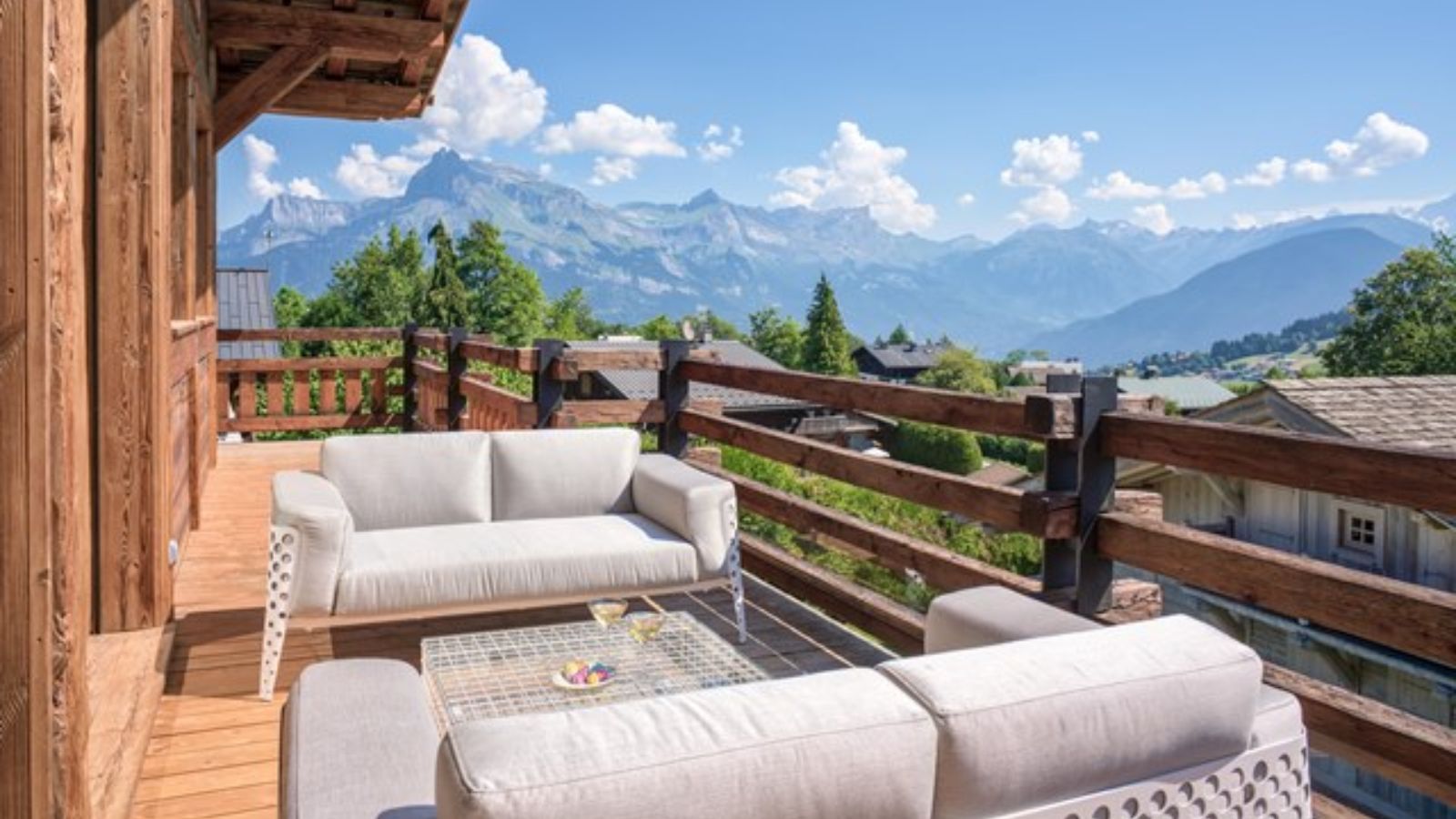 Luxury-Ski-Chalet-Megeve-Chalet Marius-Oxford-Ski-Balcony.jpg