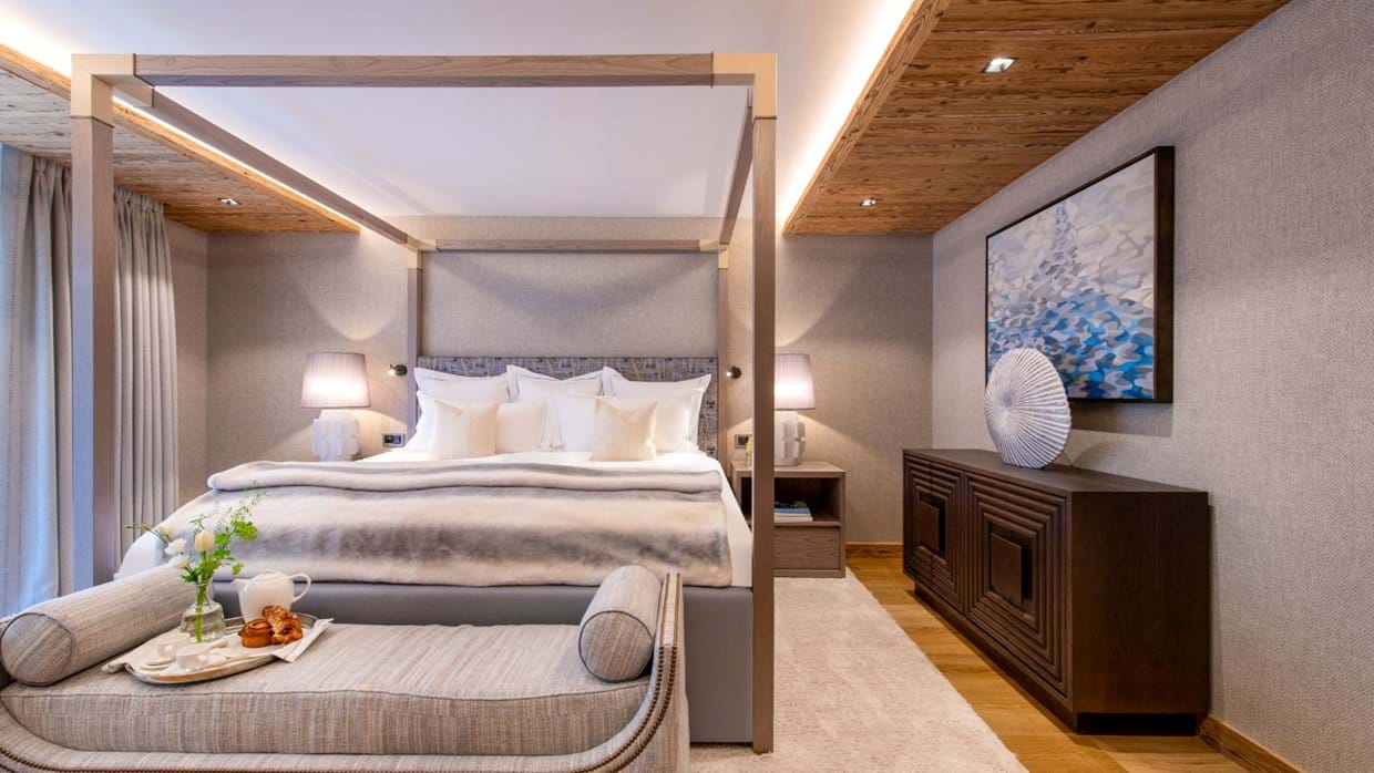 Luxury-Ski-Chalet-Zermatt-Chalet-Elbrus-Oxford-Ski-Bedroom (8).jpg