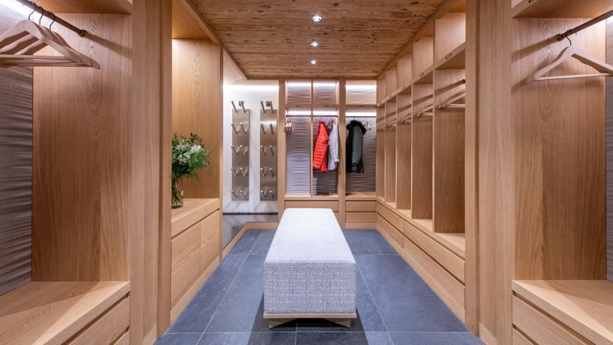 Luxury-Ski-Chalet-Zermatt-Chalet-Elbrus-Oxford-Ski-Boot-Room.jpg