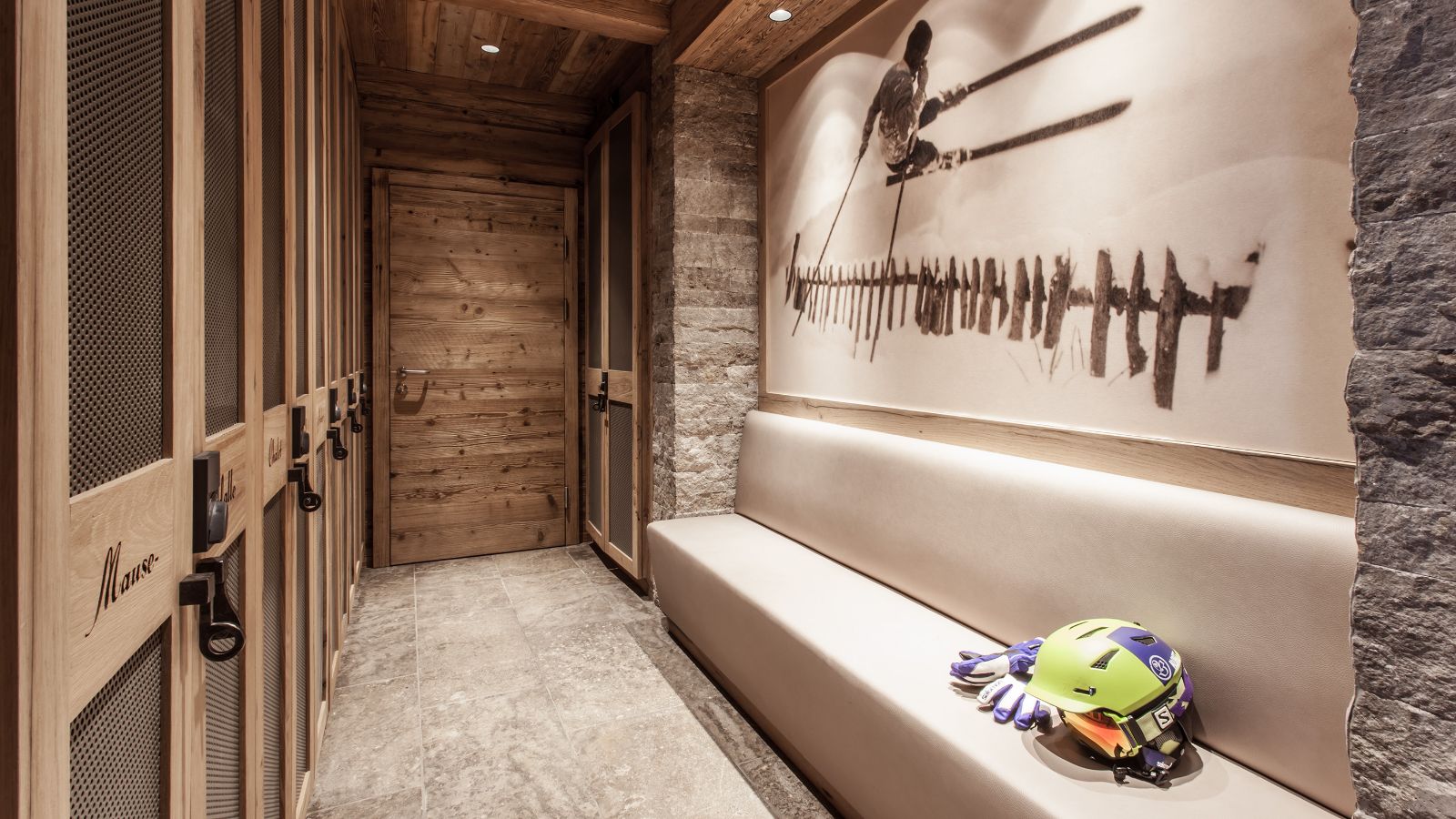 luxury-ski-chalet-kitzbuhel-oxford-ski-hahnenkamm-lodge-ski-room.jpg