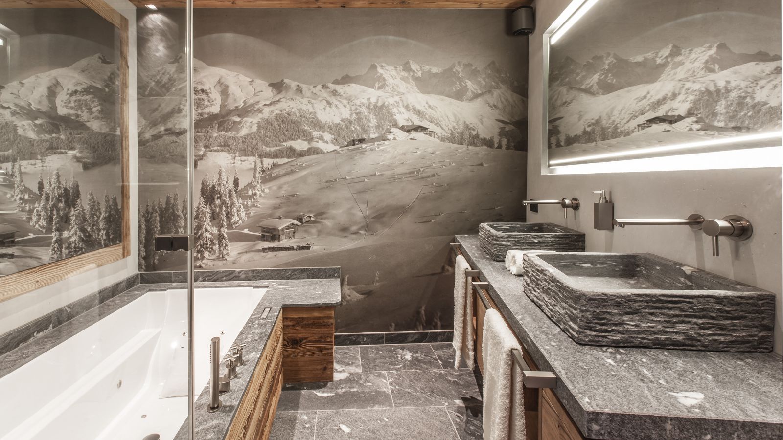 luxury-ski-chalet-kitzbuhel-oxford-ski-hahnenkamm-lodge-bathroom4.jpg
