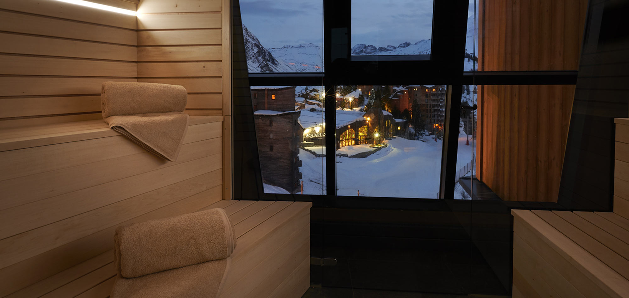 luxury-ski-hotel-avoriaz-Mil8-oxford-ski-sauna.jpg