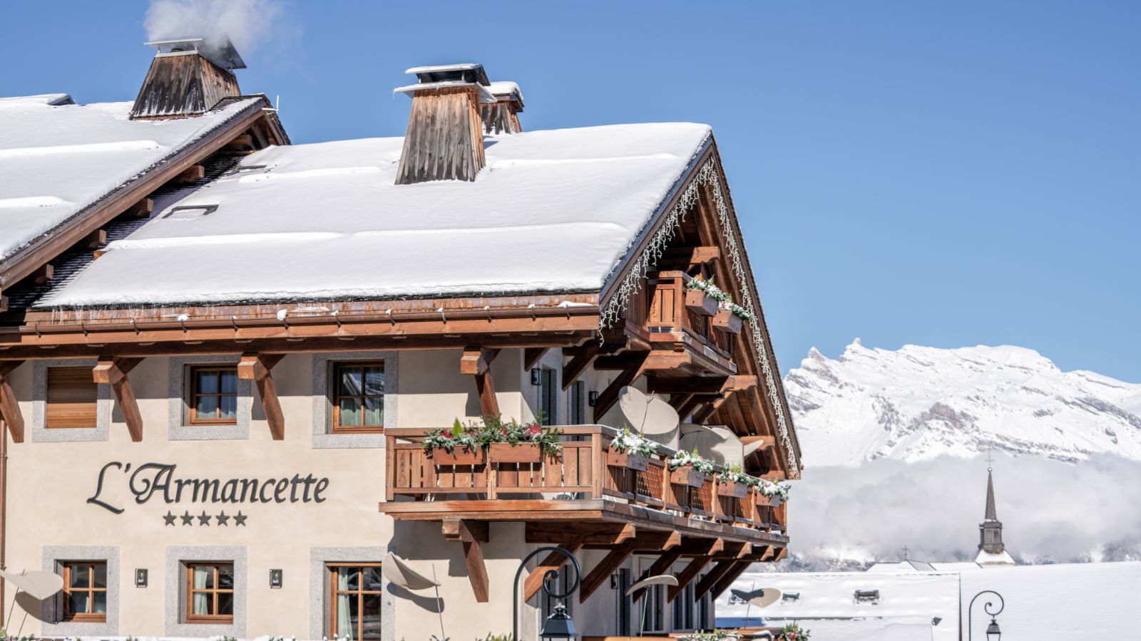luxury-ski-hotel-saint-gervais-l'armancette-oxford-ski-outside.jpg