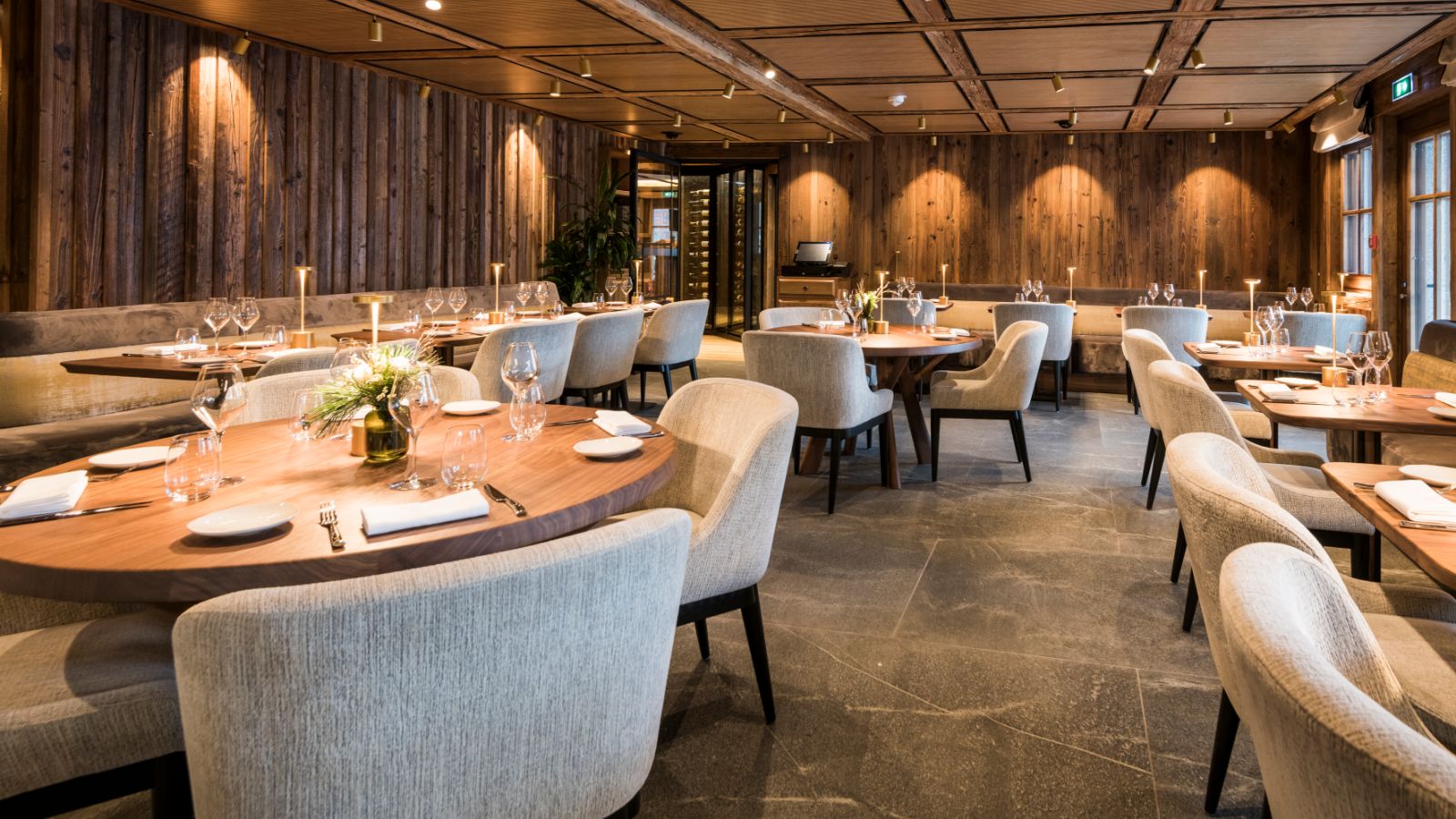 luxury-ski-hotel-saint-gervais-l'armancette-oxford-ski-restaurant.jpg