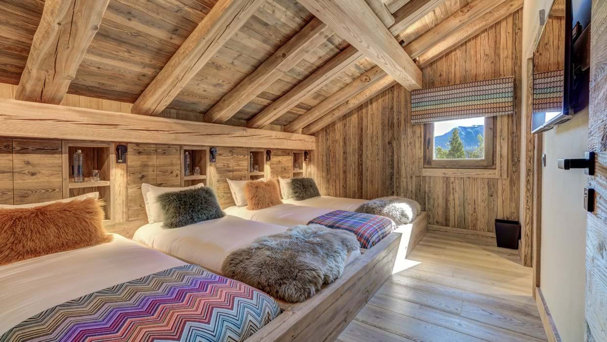 Luxury-Ski-Chalet-St-Gervais-Armancette-Chalet-Silene-Oxford-Ski-Bedroom (5).jpg