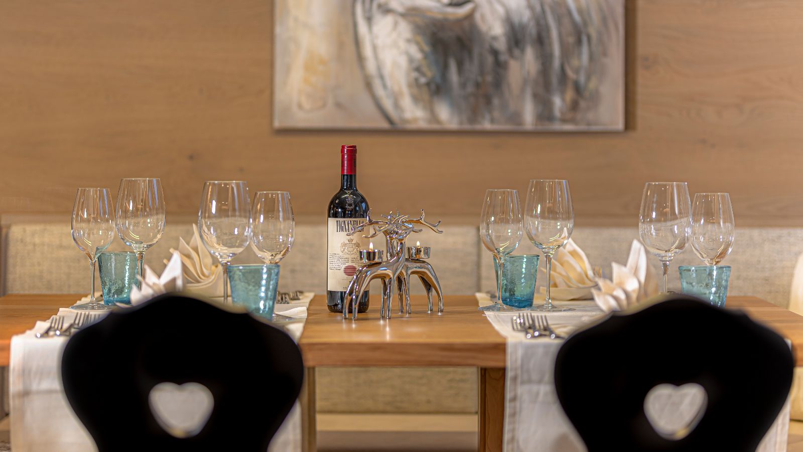 luxury-ski-chalet-selva-dining (1).jpg