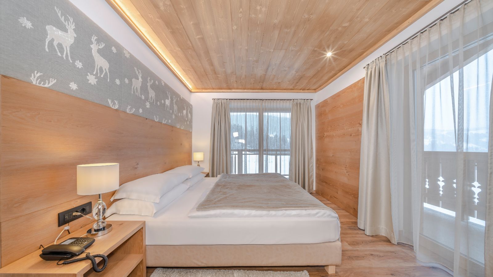 luxury-ski-chalet-selva-the-lo (11).jpg