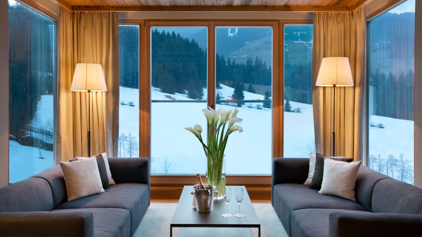 luxury-ski-hotel-kitzbuhel-penthouse-oxford-livin1.jpg