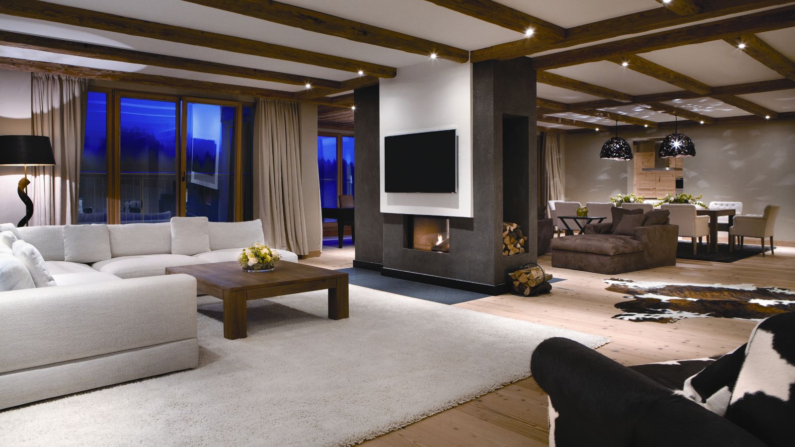 luxury-ski-hotel-kitzbuhel-penthouse-oxford-living.jpg