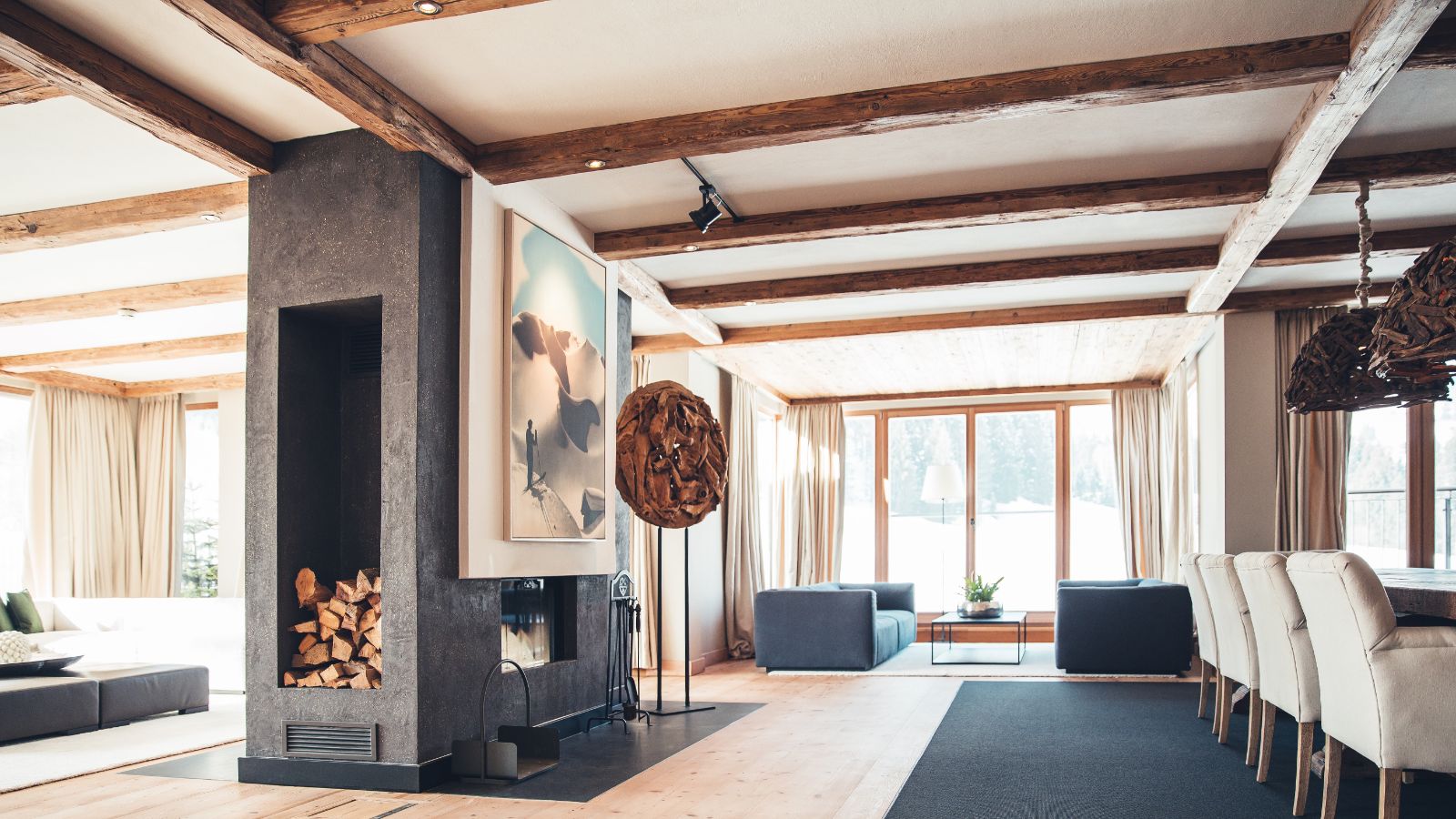 luxury-ski-hotel-kitzbuhel-penthouse-oxfrd-living (1).jpg