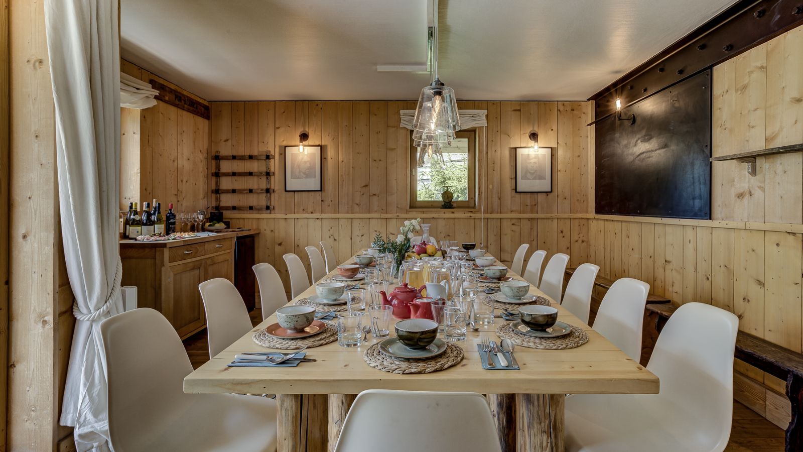 Luxury-Ski-Chalet-Meribel-La-Chouette-Oxford-Ski-Dining-Room.jpg