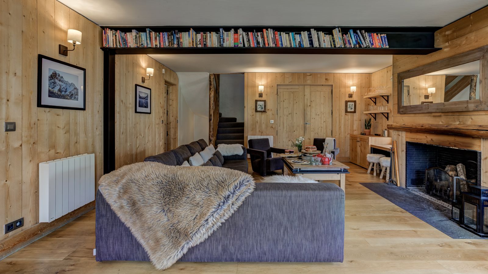 Luxury-Ski-Chalet-Meribel-La-Chouette-Oxford-Ski-Sitting-Area.jpg