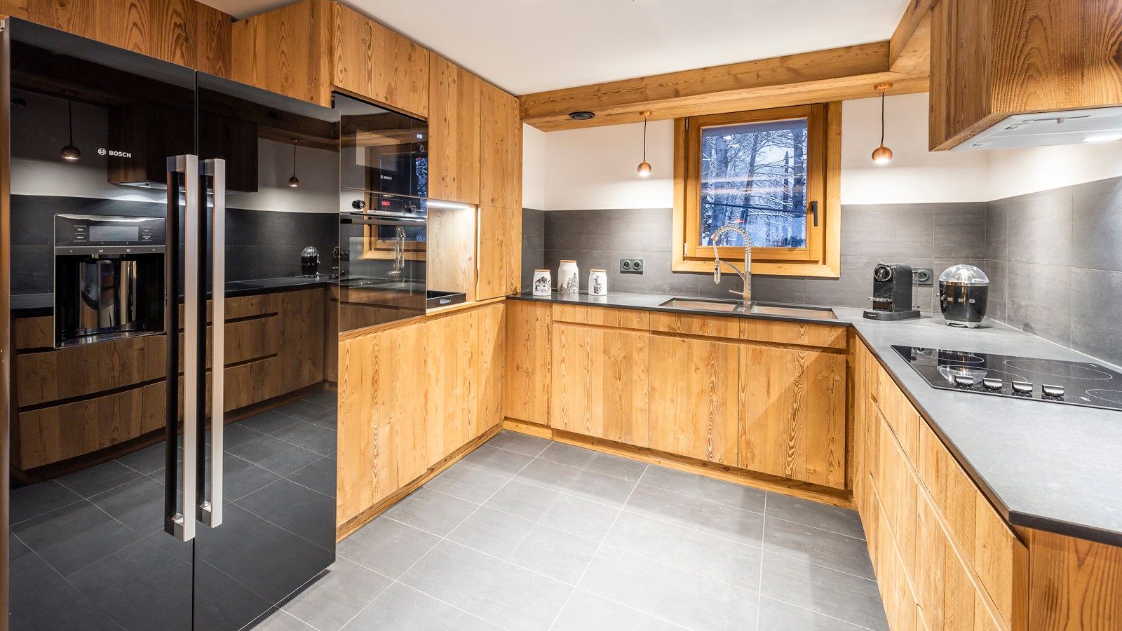 luxury-ski-chalet-meribel-alya-oxford-ski-kitchen.jpg