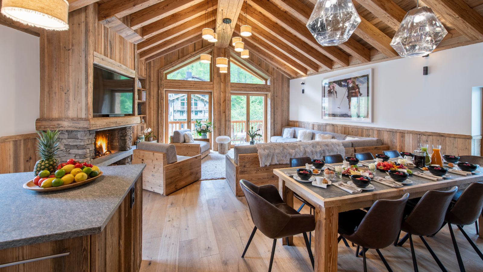 luxury-ski-chalets-val-disere-fornet-oxalis-oxford -dining.jpg