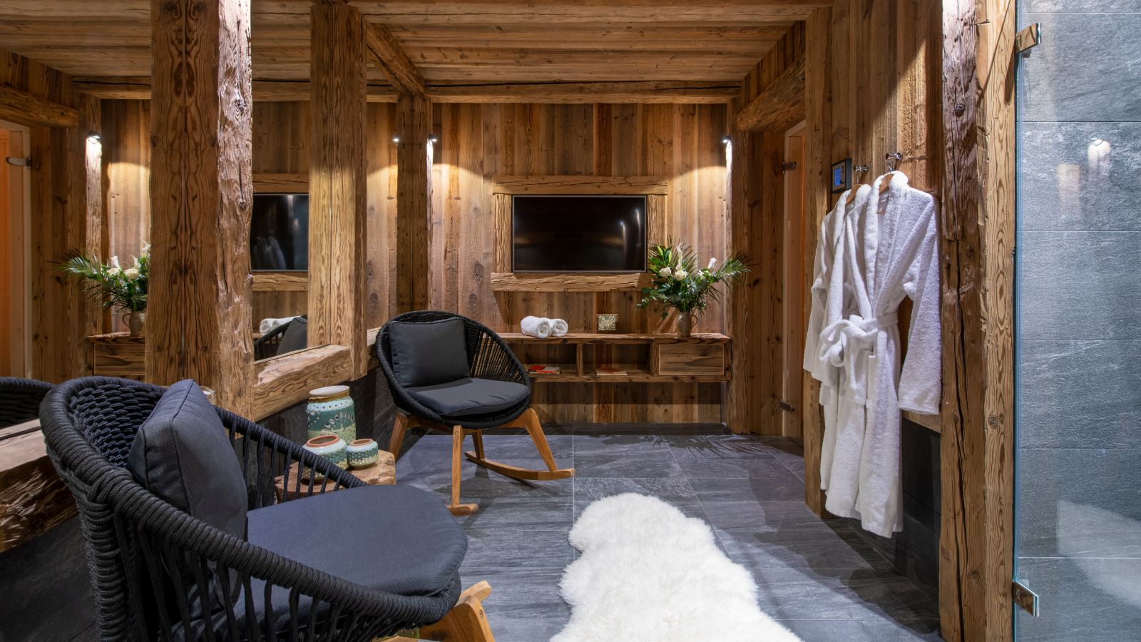 luxury-ski-chalets-val-disere-fornet-oxalis-oxford -spa.jpg