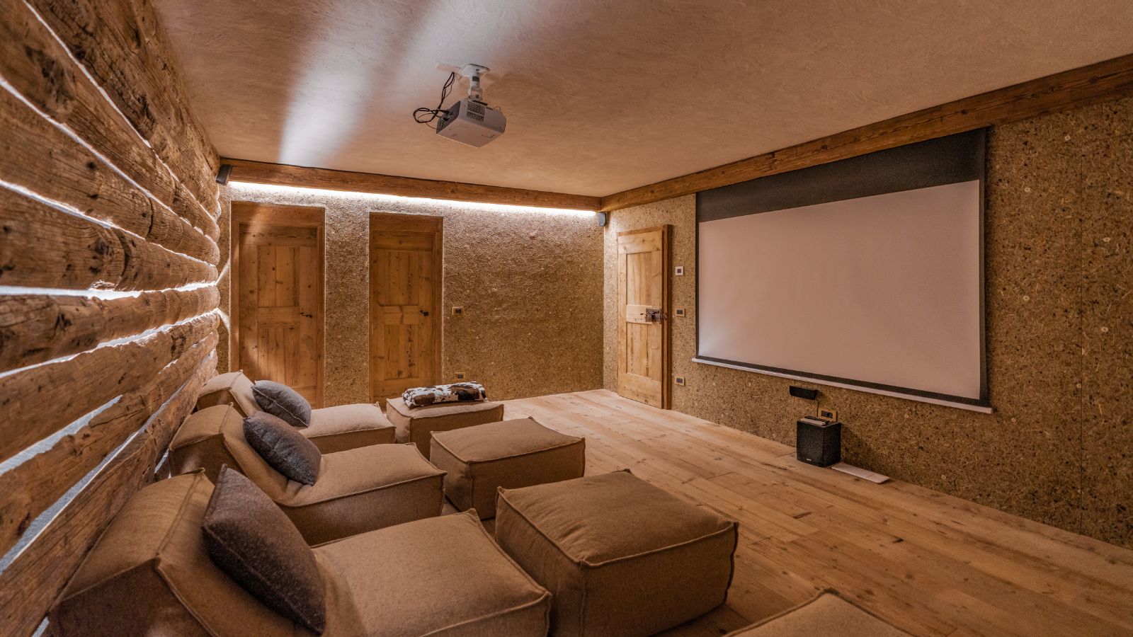 luxury-ski-chalet-cesa-del-louf-arabba-oxford-ski-cinema (1).jpg