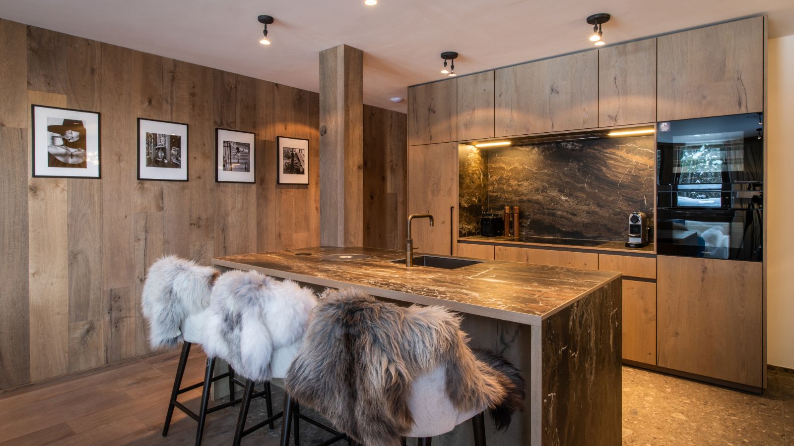 Luxury-Ski-Chalet-St-Anton-Apartment-Rendl-Oxford-Ski-Kitchen.jpg