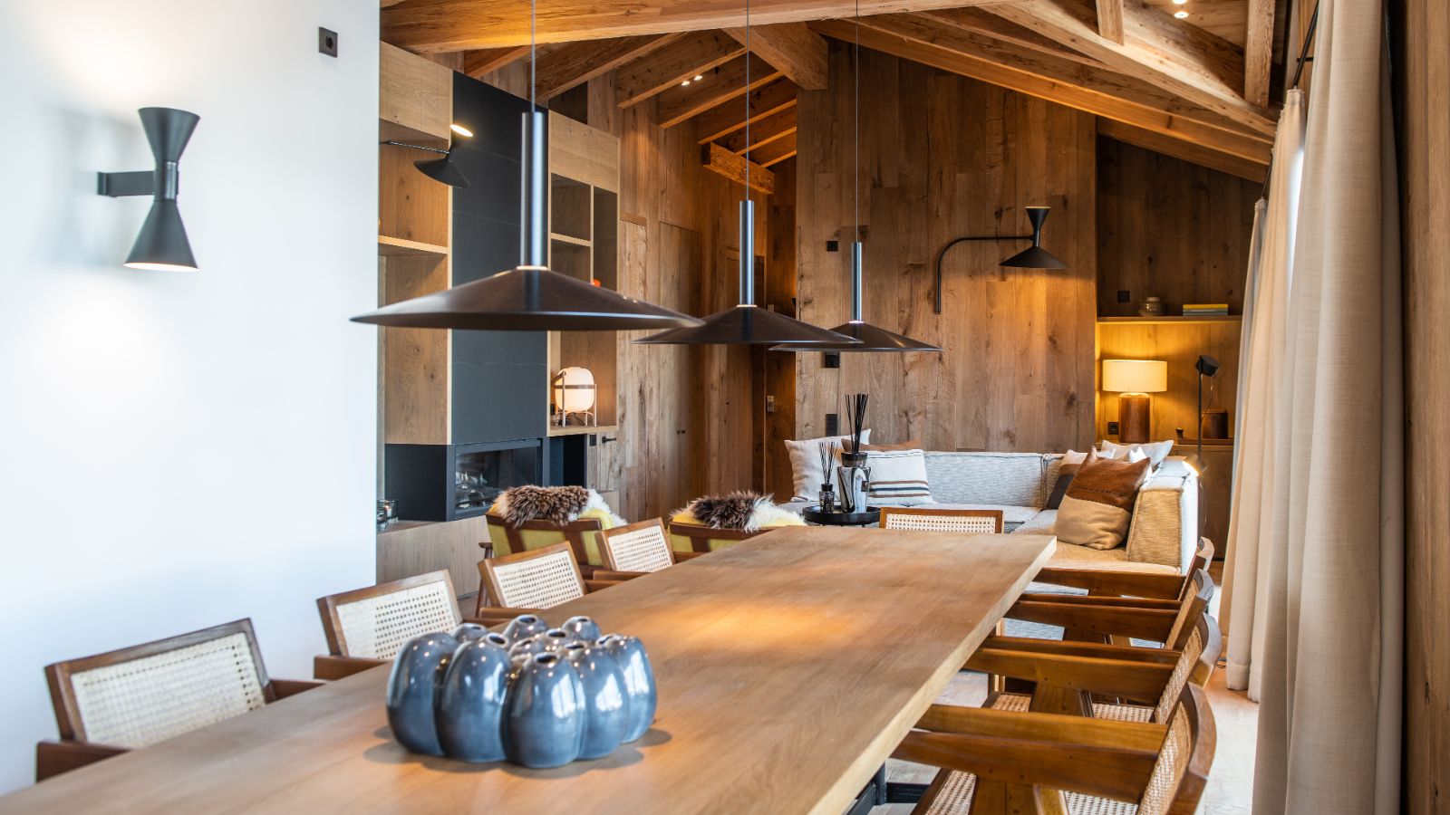 Luxury-Ski-Chalet-St-Anton-Penthouse-Fabiola-Oxford-Ski-Dining2.jpg