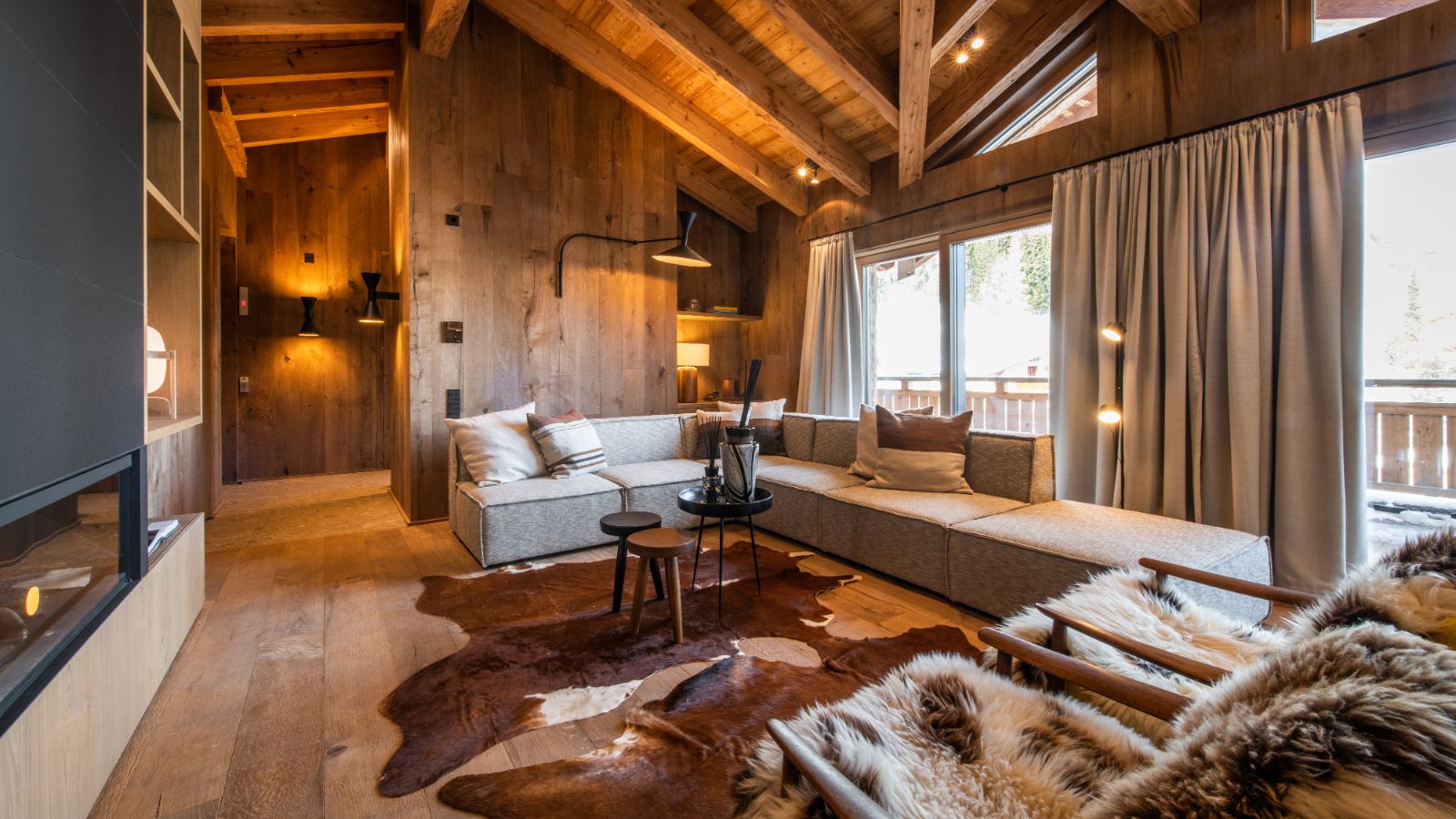 Luxury-Ski-Chalet-St-Anton-Penthouse-Fabiola-Oxford-Ski-Lounge(2).jpg
