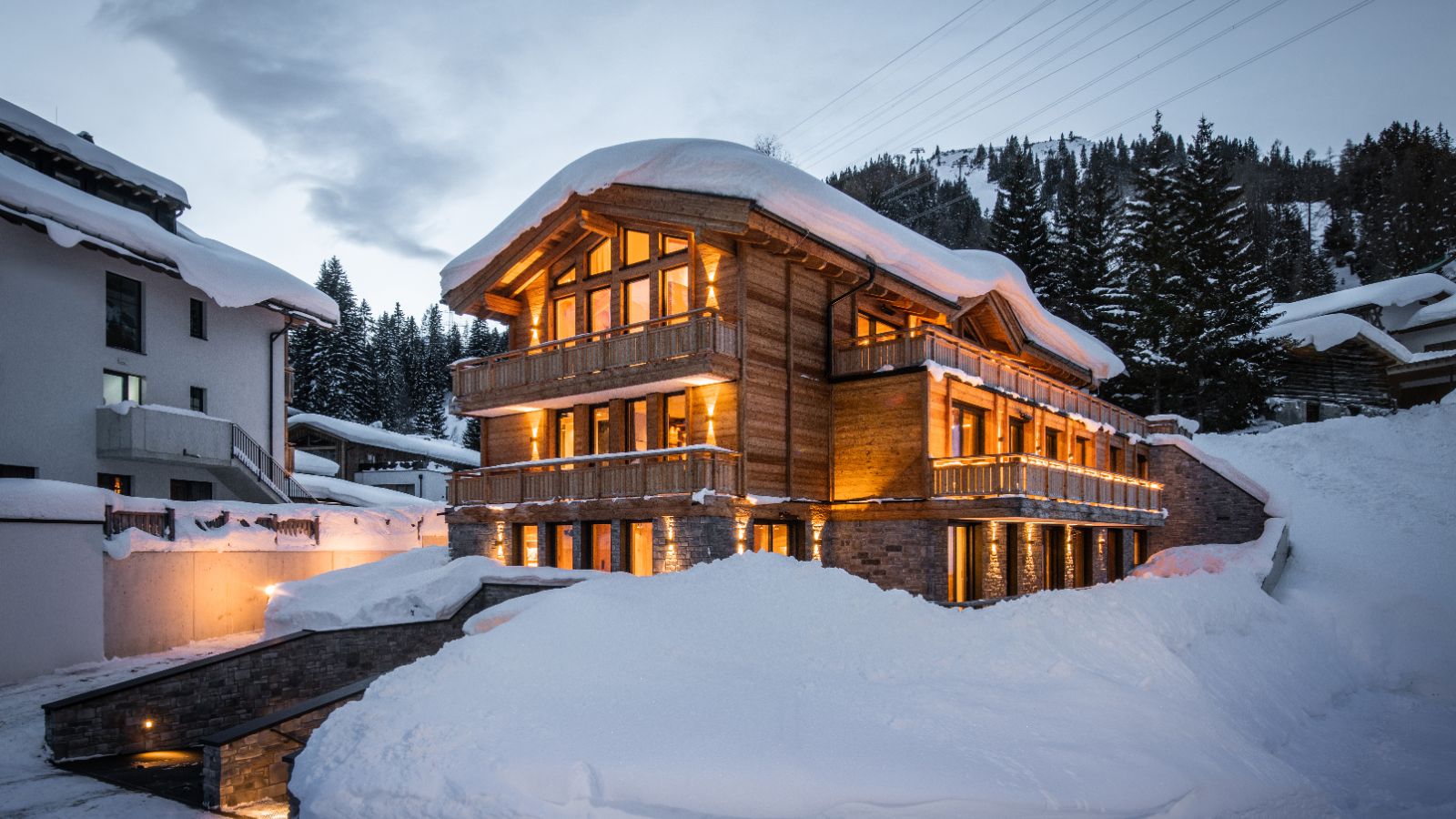 Luxury-Ski-Chalet-St-Anton-Penthouse-Fabiola-Oxford-Ski-Exterior.jpg