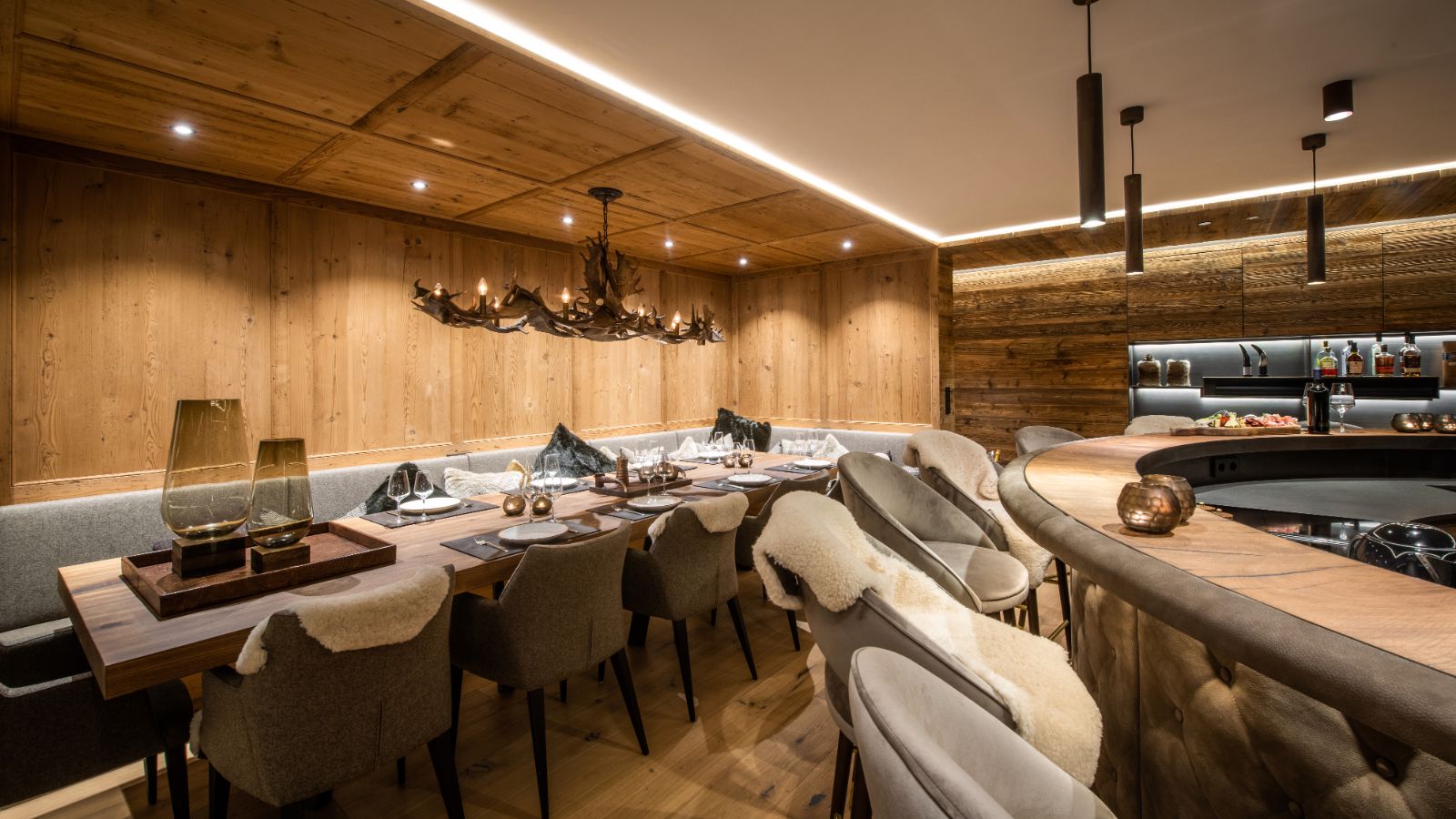 Luxury-Ski-Chalet-St-Anton-Big-Tom-Oxford-Ski-Dining.jpg