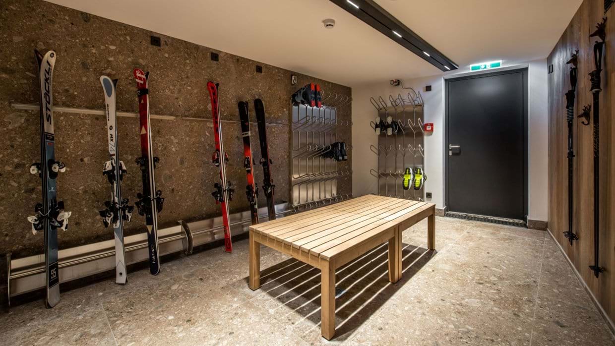 Luxury-Ski-Chalet-St-Anton-Big-Tom-Chalet-Fabiola-Oxford-Ski-Ski-Room (1).jpg