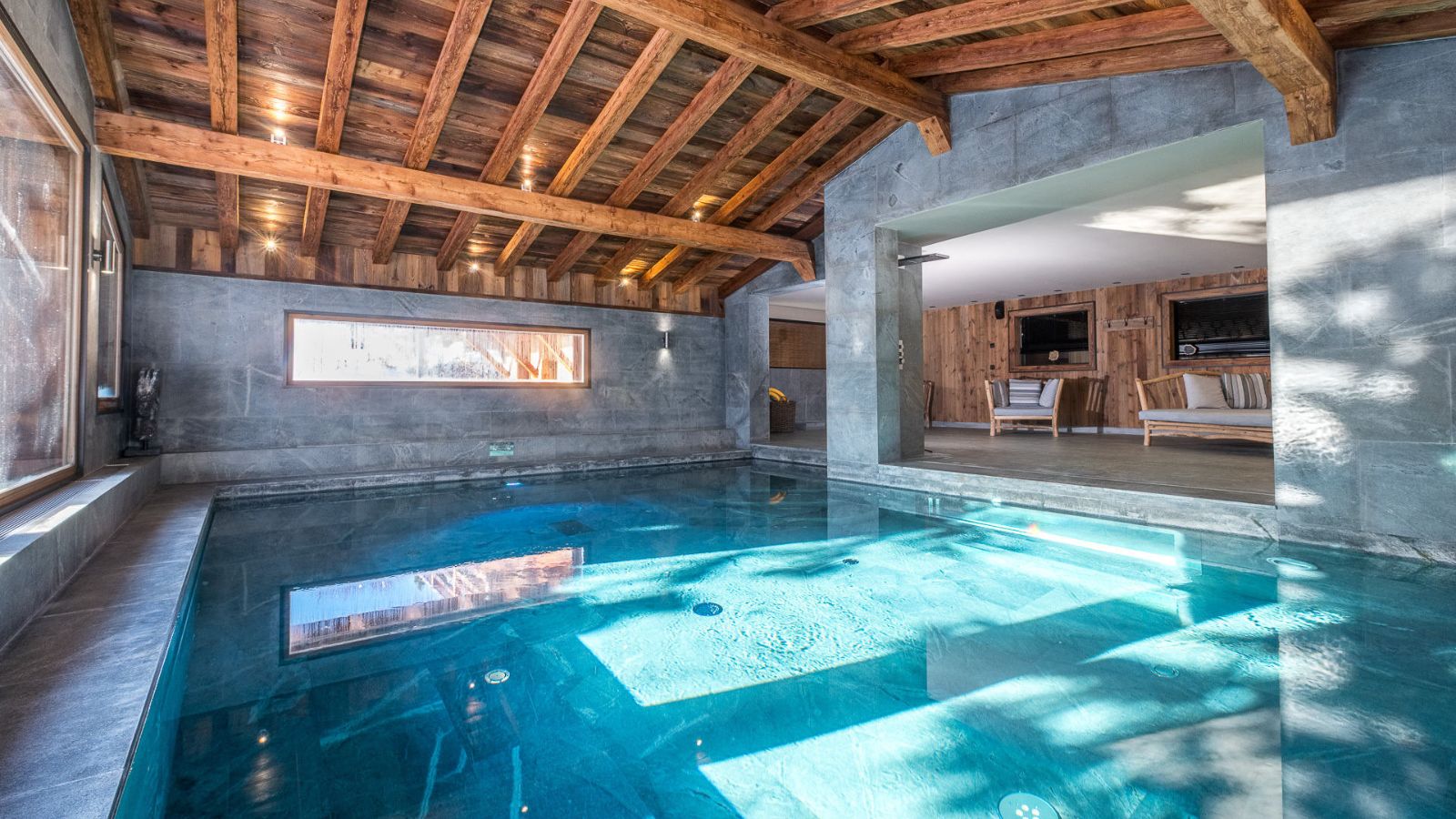 Luxury-Ski-Chalet-Megeve-Chalet-Keystone-Oxford-Ski-Swimming-Pool.jpg