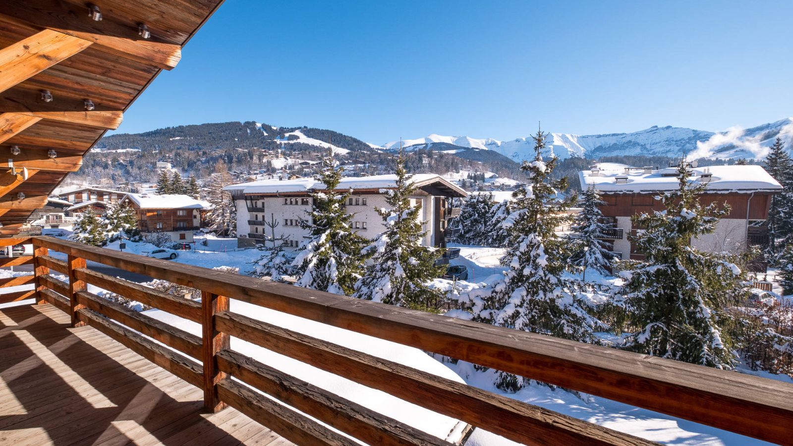 Luxury-Ski-Chalet-Megeve-Chalet-Keystone-Oxford-Ski-Balcony.jpg