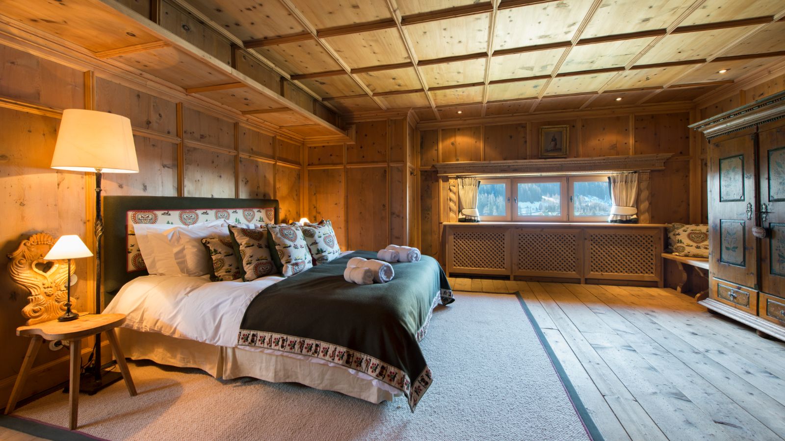 Luxury-Ski-Chalet-St-Anton-Chalet-Maria-Schnee-Oxford-Ski-Bedroom (3).jpg