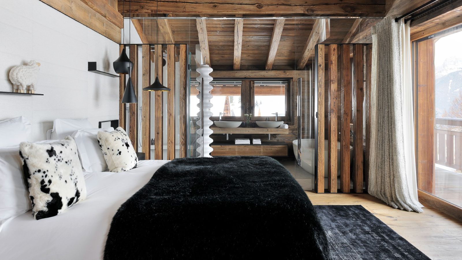 Luxury-Ski-Chalet-Megeve-Chalet-Panorama-Oxford-Ski-Bedroom (4).jpg