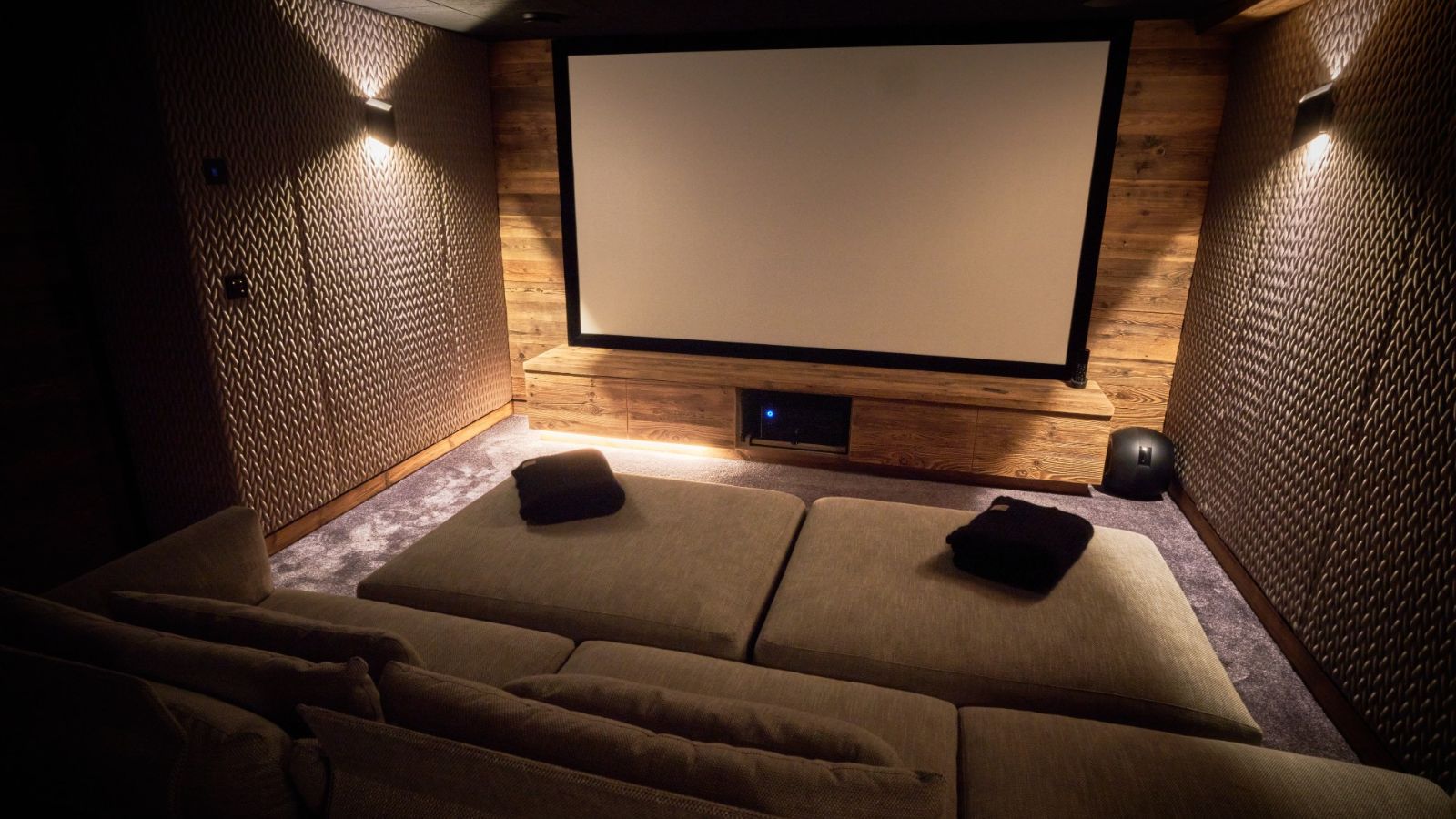 Luxury-Ski-Chalet-Megeve-Chalet-Panorama-Oxford-Ski-Cinema-Room.jpg