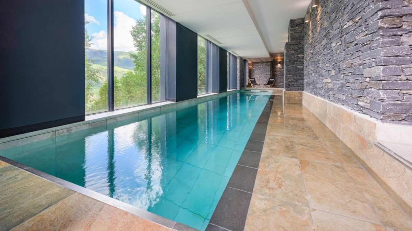 Luxury-Ski-Chalet-La-Tania-Chalet-3sixty-Oxford-Ski-Pool.jpg