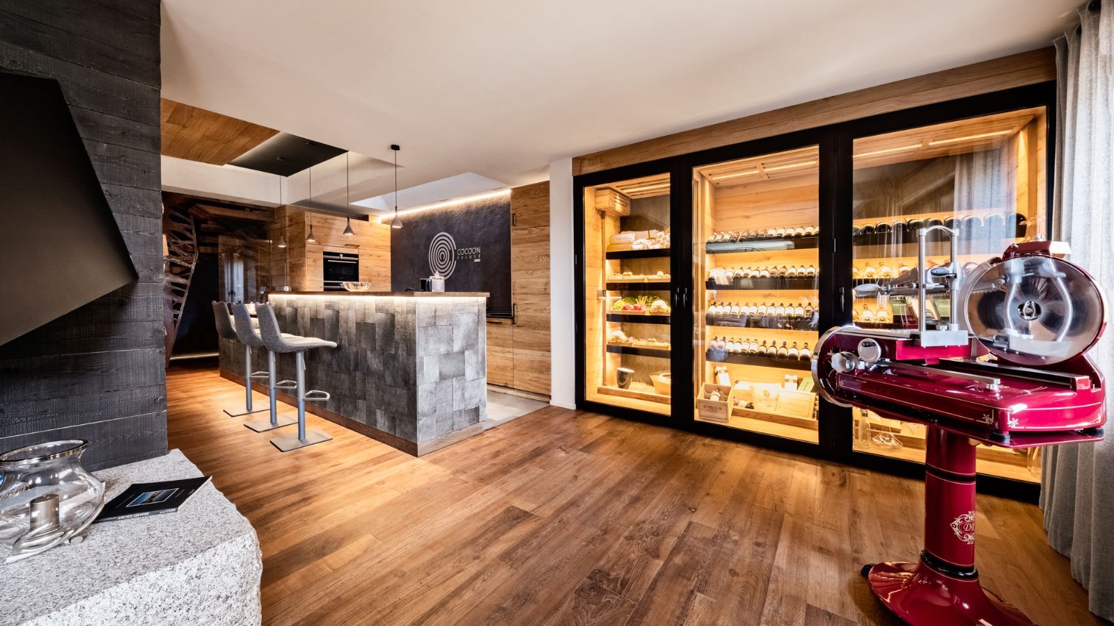 luxury-ski-chalets-cervinia-cocoon-deluxe-oxford-ski-liv (3).jpg