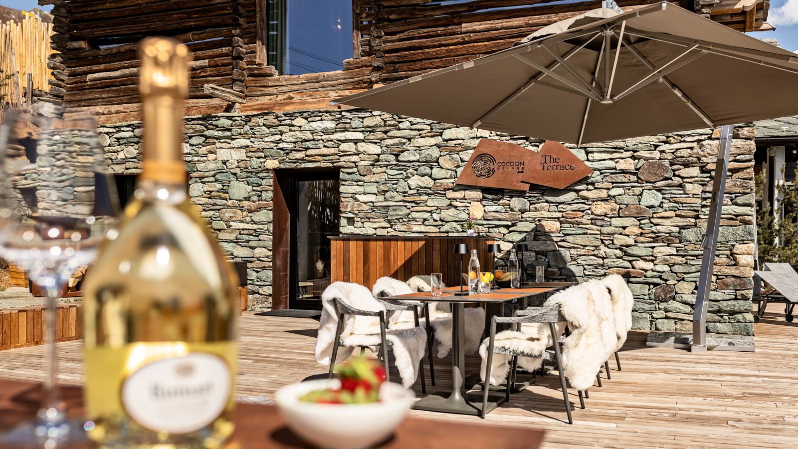 luxury-ski-chalets-cervinia-cocoon-deluxe-oxford-ski-terrace (1).jpg