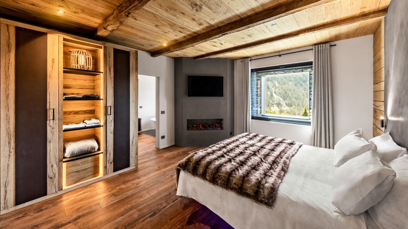 luxury-ski-chalets-cervinia-cocoon-deluxe-oxford-ski-bed (3).jpg
